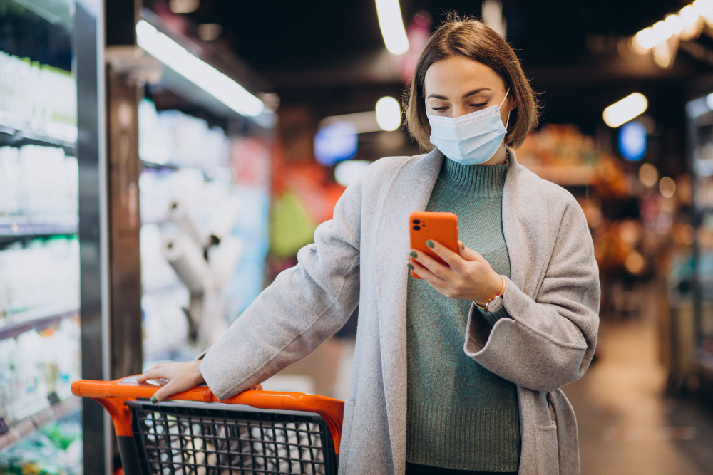 woman-wearing-face-mask-shopping-grocery-store